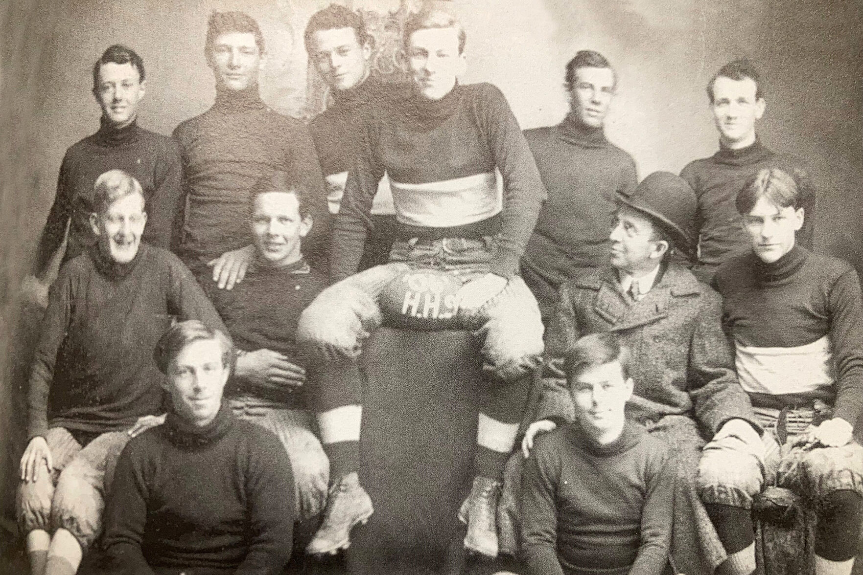 Hamburg-Football-team-George-Abbott.jpg